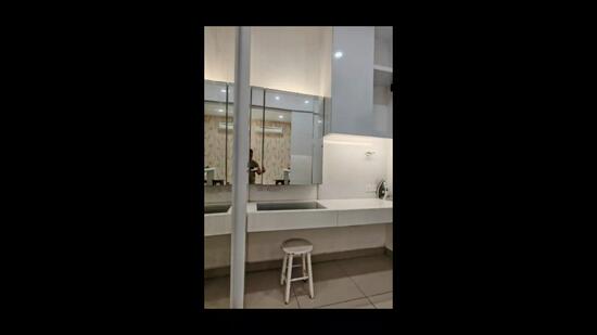 Media gallery image