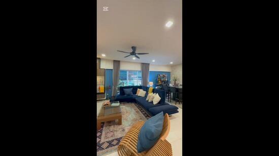 Media gallery image