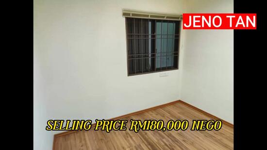 Media gallery image