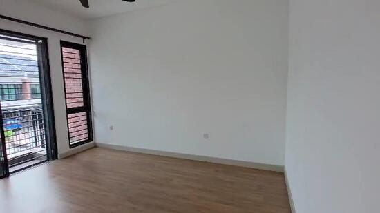 Media gallery image