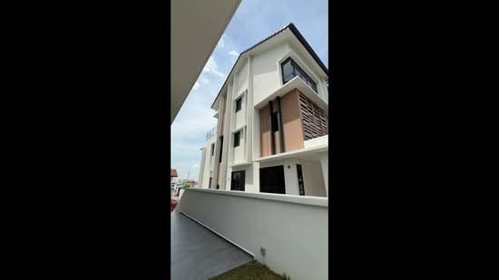 Bungalow House for Sale in Seri Kembangan, Selangor by Ivan Goh - iProperty.com.my