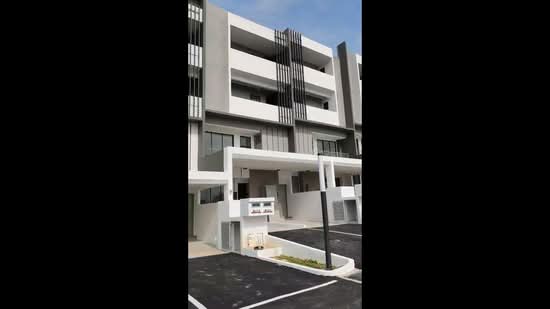 Townhouse untuk Dijual di Seri Kembangan, Balakong oleh CK Kim - iProperty.com.my
