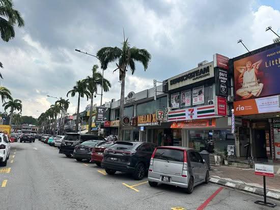 Bangsar Telawi Ground Floor. Nearby Bangsar Village, Diamond Location, Bangsar