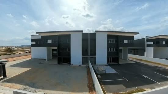 Kilang Berkembar untuk Dijual di Nilai, Negeri Sembilan oleh Izzati Radin - iProperty.com.my