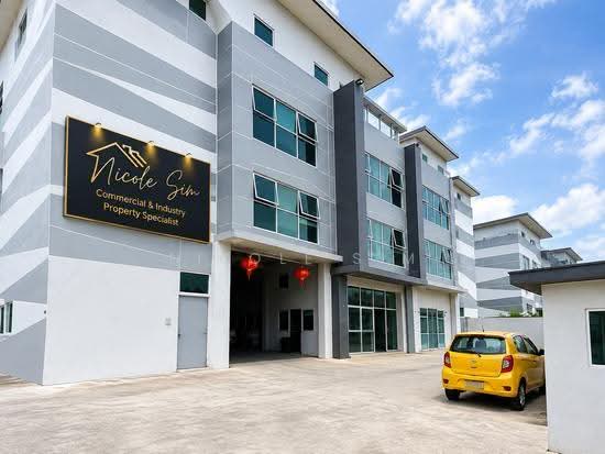 Shah Alam Seksyen 35. 3-Storey Semi-D Factory For Rent, Seksyen 35, Shah Alam